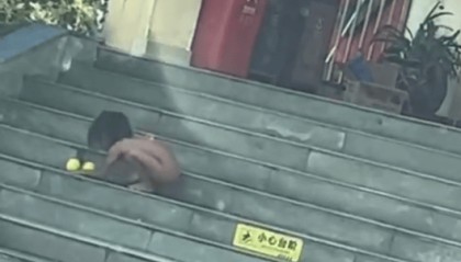 四川一高速服务区现“野人小孩”？当地公安和妇联：有监护人陪伴，已经介入