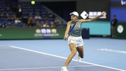 中网综合：张帅逆转取胜 率先晋级次轮