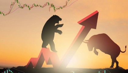 沪指创十年新高，机构喊“健康牛”，债市却“崩了”