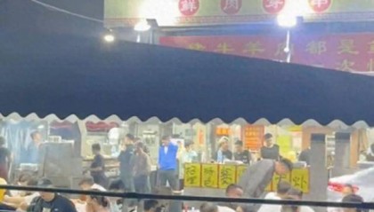 赞助苏超的东北烧烤店老板，两年前还在路边摆摊，否认赞助300万元