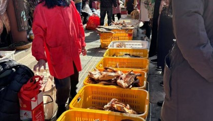 探访武汉柏泉“腊味一条街”：鸡鸭鱼鹅皆可“腊”，以“千斤”“万斤”为计量单位