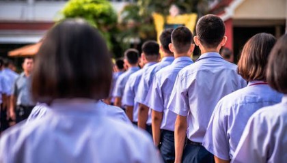 泰国废除执行50年的学生发型规定：侵犯个人自由