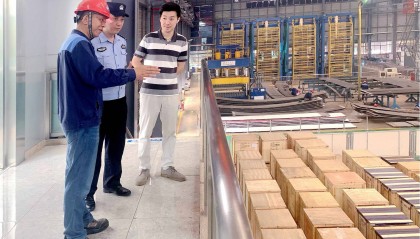 大渡口区公安分局：深入企业 守护知识产权