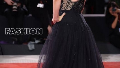 孙艺珍一席黑色露背裙惊艳威尼斯，全智贤一身LV飒爽又干练！