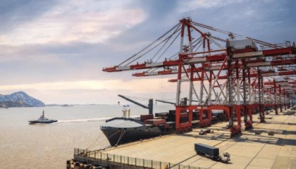 拜登豪赌失败，中方对美“重磅炸弹”正式引爆，现在“求饶”晚了