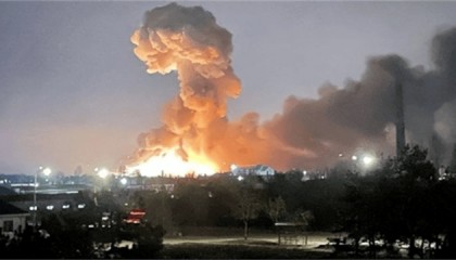 图160一夜炸翻乌克兰，防空警报狂响11小时，使馆关了一大片