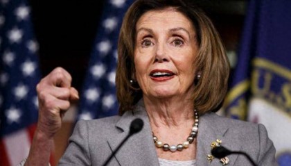 佩洛西怒斥特朗普：又让中国赢了！赖清德连收噩耗，要制裁金砖成员？