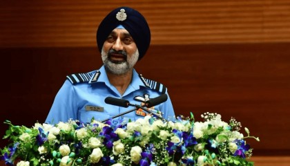 印度军方称击落巴基斯坦6架军机，巴防长否认