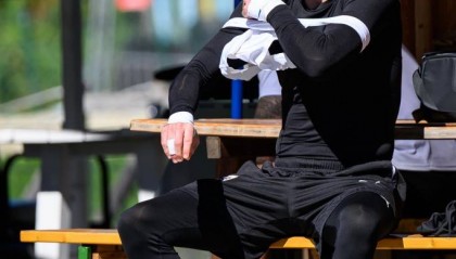 更衣室疯狂庆祝！狂喜的不是中国男足0-0出线，而是安东尼奥的发言，默契球实锤了