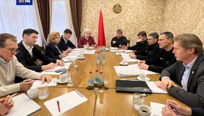 俄军发动空袭，乌军补给线上一座重要桥梁被摧毁！普京签署这一命令！俄乌双方首次举行战俘问题四方会议