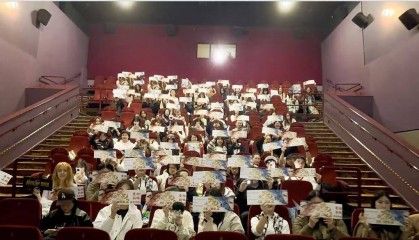 《哪吒2》冲击全球票房第四！英国粉丝观影会座无虚席