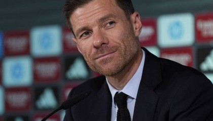 阿隆索成皇马新巨星！首胜背后的战术革命震撼足坛