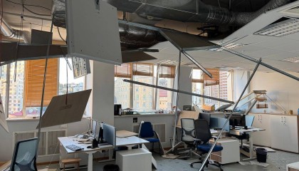 欧盟驻乌代表处被空袭波及 冯德莱恩：把乌克兰变成“钢铁豪猪”