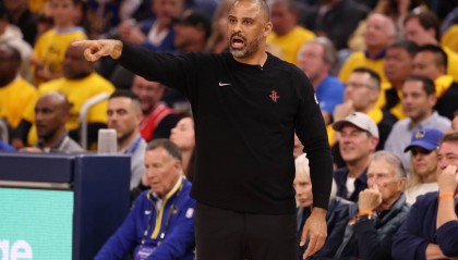 乌度卡：火箭糟糕透顶 希望范弗里特能留在这里