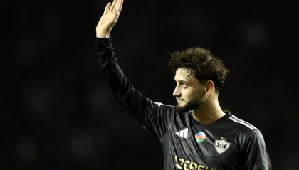 袁甲评艾堃：蓉城第一球的冒哨与当年费莱尼事件的惊人相似