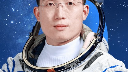 高中班主任谈神二十一载荷专家张洪章：上午还在群里恭喜他，他不是“死学习”的孩子