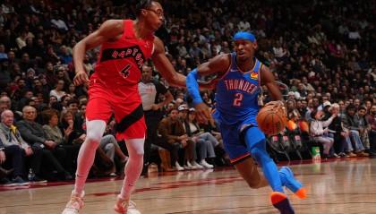 亚历山大30分巴雷特17+11 杰威20+7雷霆狂胜猛龙