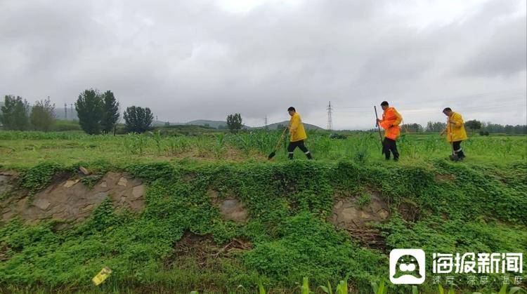 直击暴雨中的线路工：日行6公里清淤，凌晨两三点钟出巡