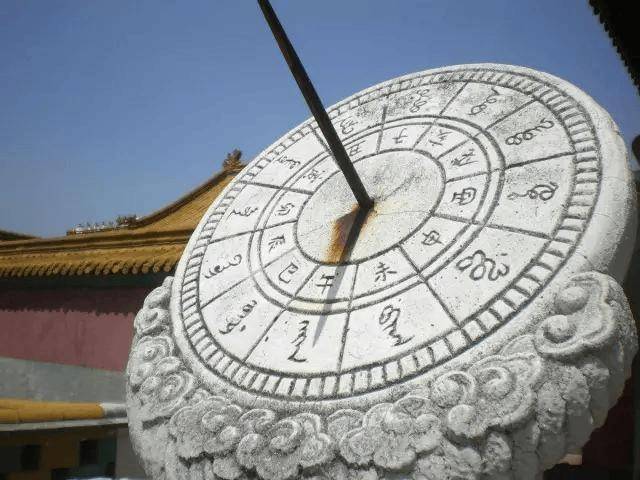 午时三刻是几点钟？古时行刑为何要选午时三刻？背后原因令人身寒