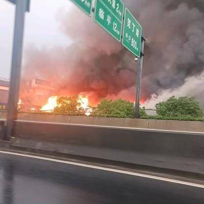 杭州消防通报一汽修公司发生火灾：无人员伤亡