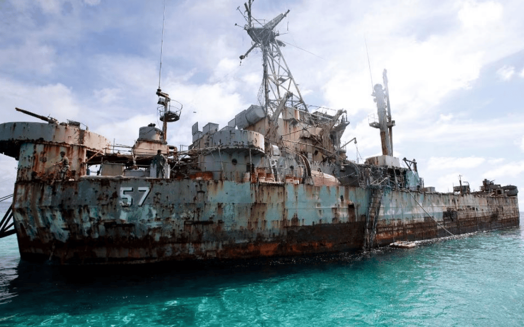 解放军拖船赶到仁爱礁，离破船还剩最后5海里，清场进入倒计时？