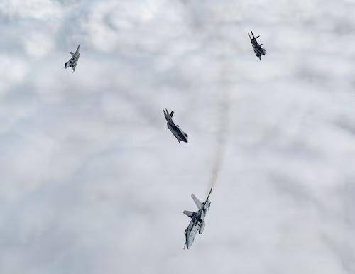 被歼10C击落后,法国阵风战斗机取得“大捷”:模拟击落美国F-35