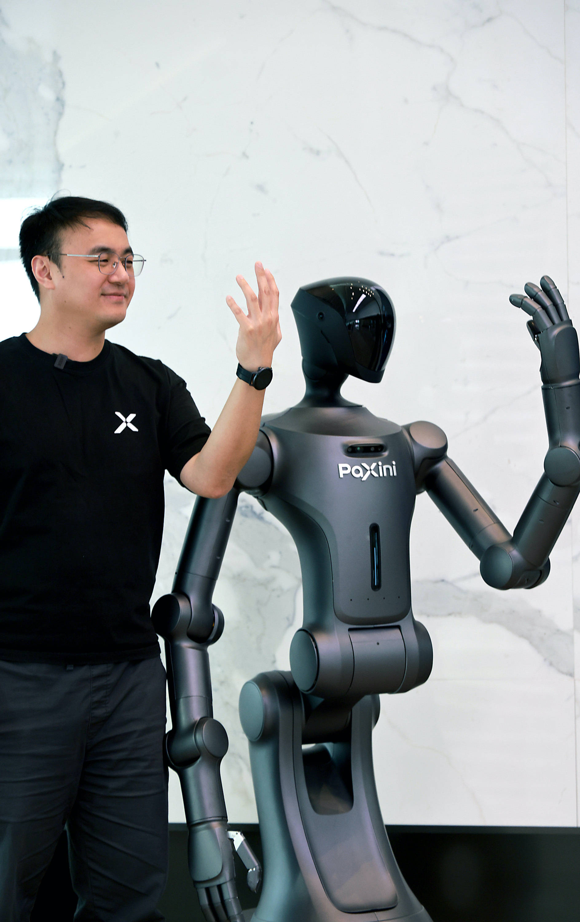 深圳上演“机器人觉醒秀”，听听大咖怎么说