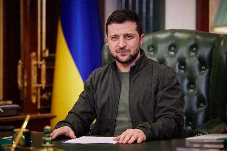 俄军大规模袭击,乌克兰首都被袭击后,泽连斯基态度反转,主动向中国求援,外交部表态了