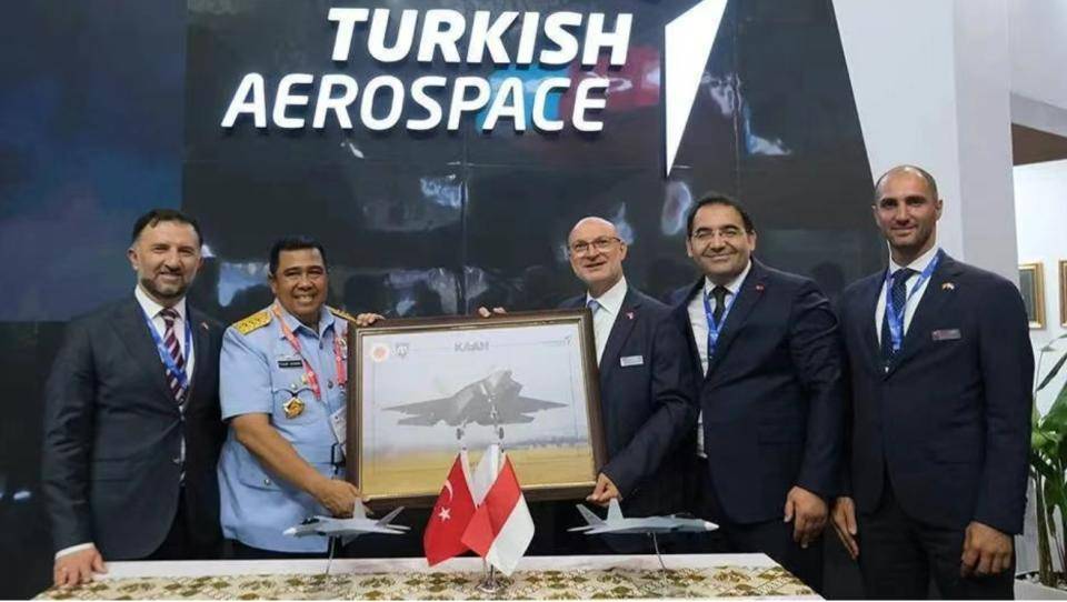 官宣歼-20已经不够“先进”可以公开，预示中国有更厉害重型战机