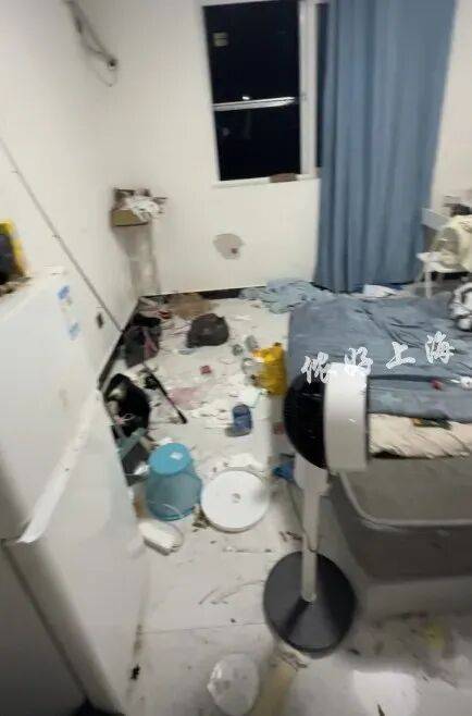 上海一房东崩溃!"00后"情侣租客失联,打开房门直呼"辣眼睛"…