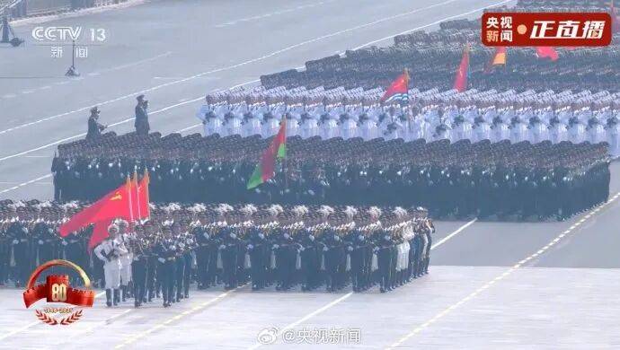 歼20S、DF61导弹，震撼亮相！三支兵种首次亮相天安门广场，空中梯队战机起飞