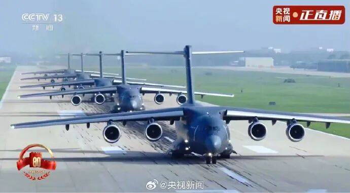 歼20S、DF61导弹，震撼亮相！三支兵种首次亮相天安门广场，空中梯队战机起飞