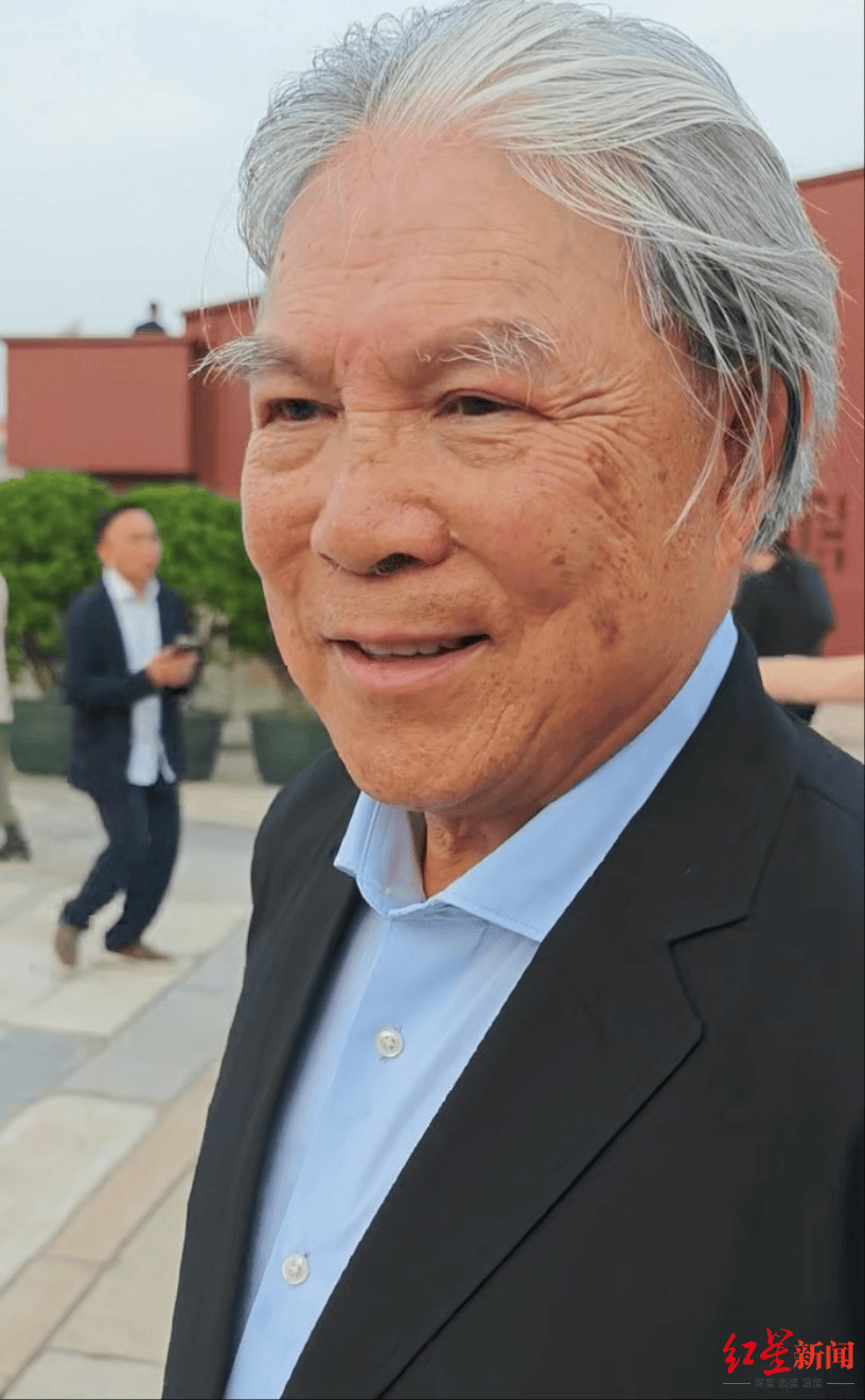 霍震霆:在阅兵仪式中,看到了国家的国防能力和国家发展