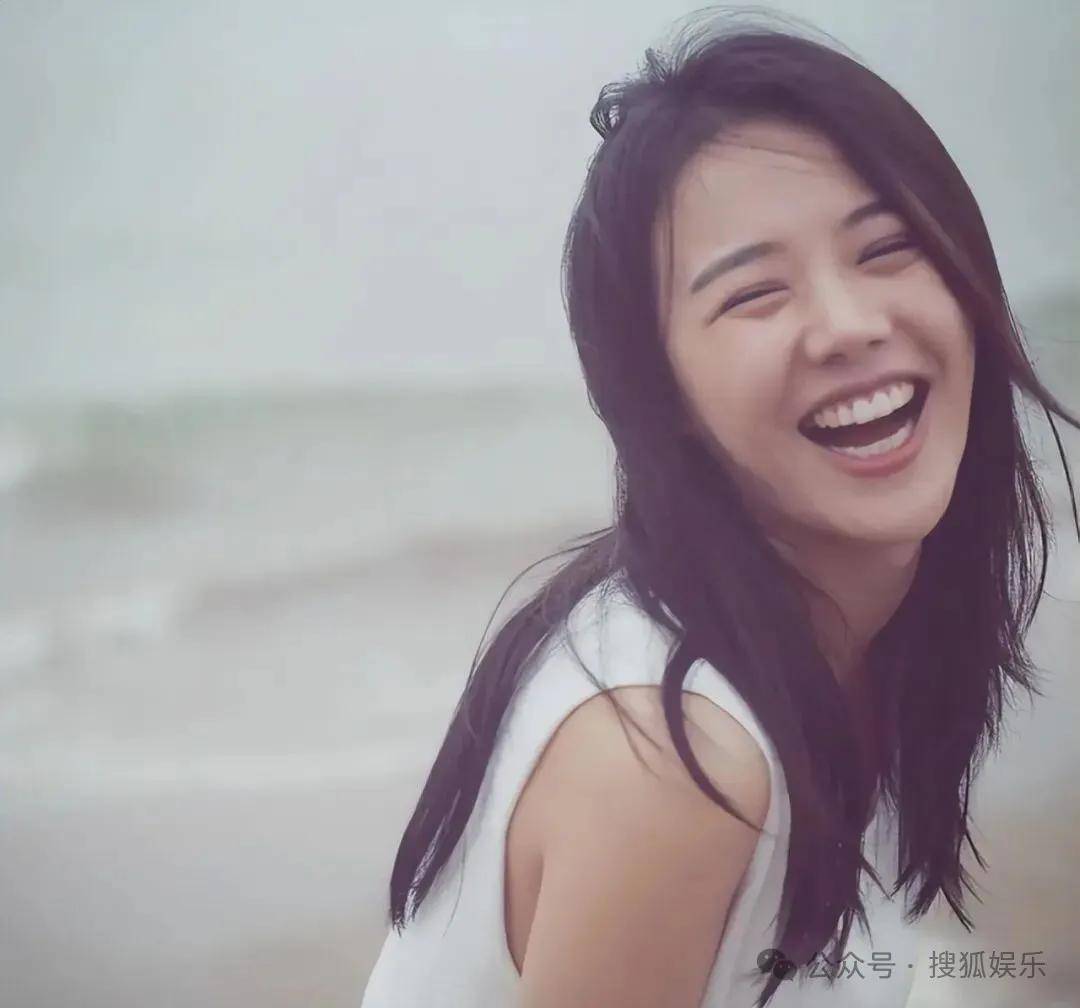 被全网劝分的这对终于分手了？她最近的状态确实肉眼可见的好！