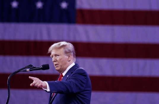 投票结果7：4！特朗普迎来惨败，美国法院正式裁定：他无权对中印等国加征关税