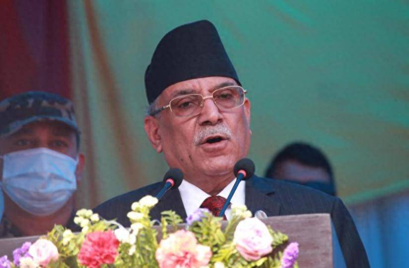 解放军继续驻扎尼泊尔,国际机场瘫痪,尼泊尔总理紧急逃离,9国迅速采取行动