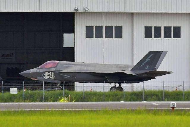 日媒：在日本滞留一个月，英国F-35B战机终于完成维修返回航母