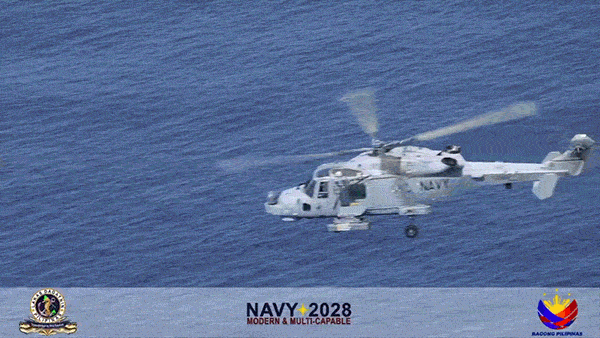 菲律宾海军精锐尽出,在黄岩岛附近直接开火,不料下一幕彻底破防