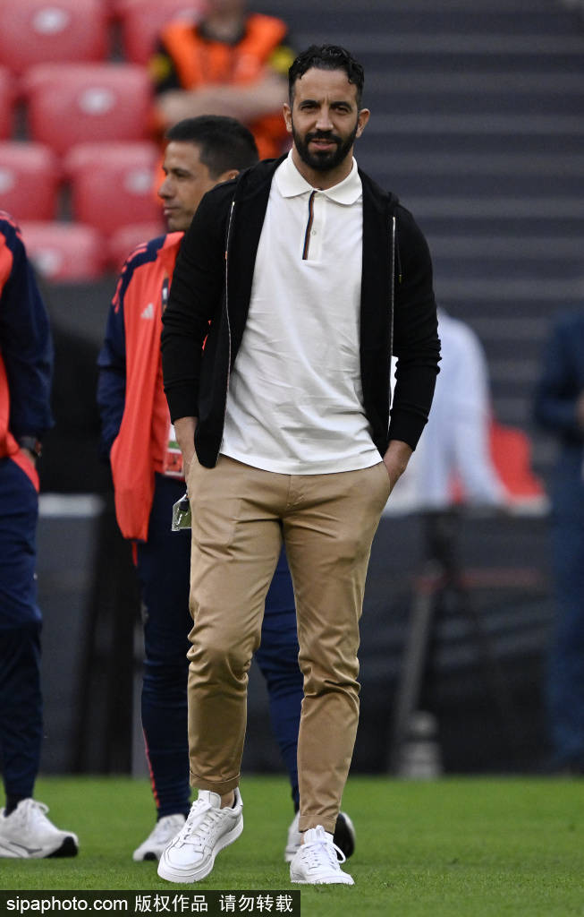 尼基-巴特：别纠结战术体系了，球员们根本达不到曼联需要的水平