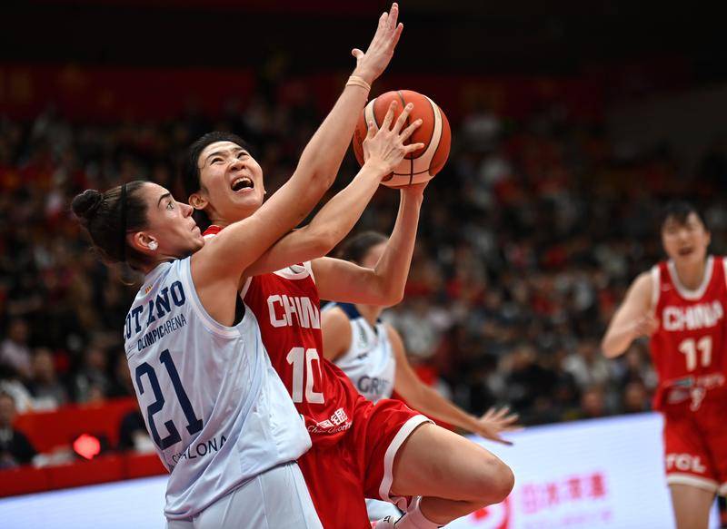 宫鲁鸣：通过集训筛选女篮人才 推动新老交替