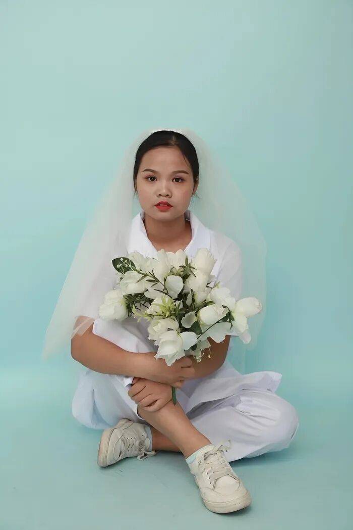 22岁绝症女孩宴请全村看坝坝电影，哽咽嘱托：“我走后，请替我关照父母”