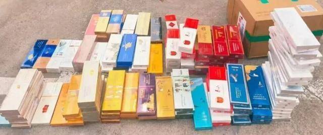 超市监控坏了？小偷狂喜拆窗偷150条烟！结果：烟没卖掉，警察先到