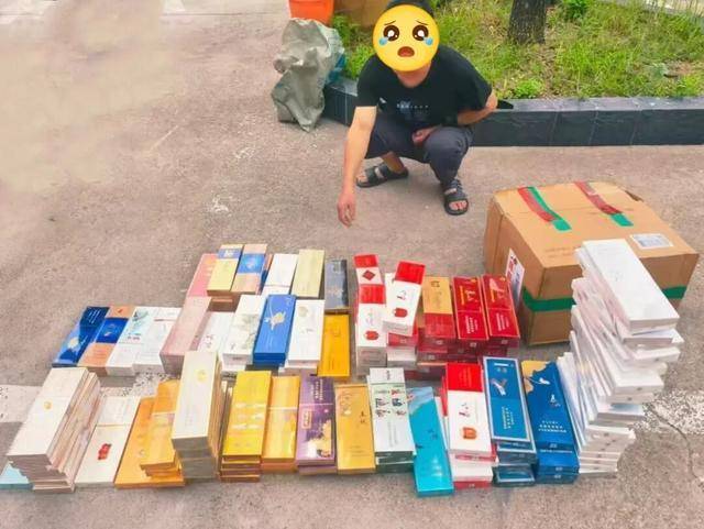 超市监控坏了？小偷狂喜拆窗偷150条烟！结果：烟没卖掉，警察先到