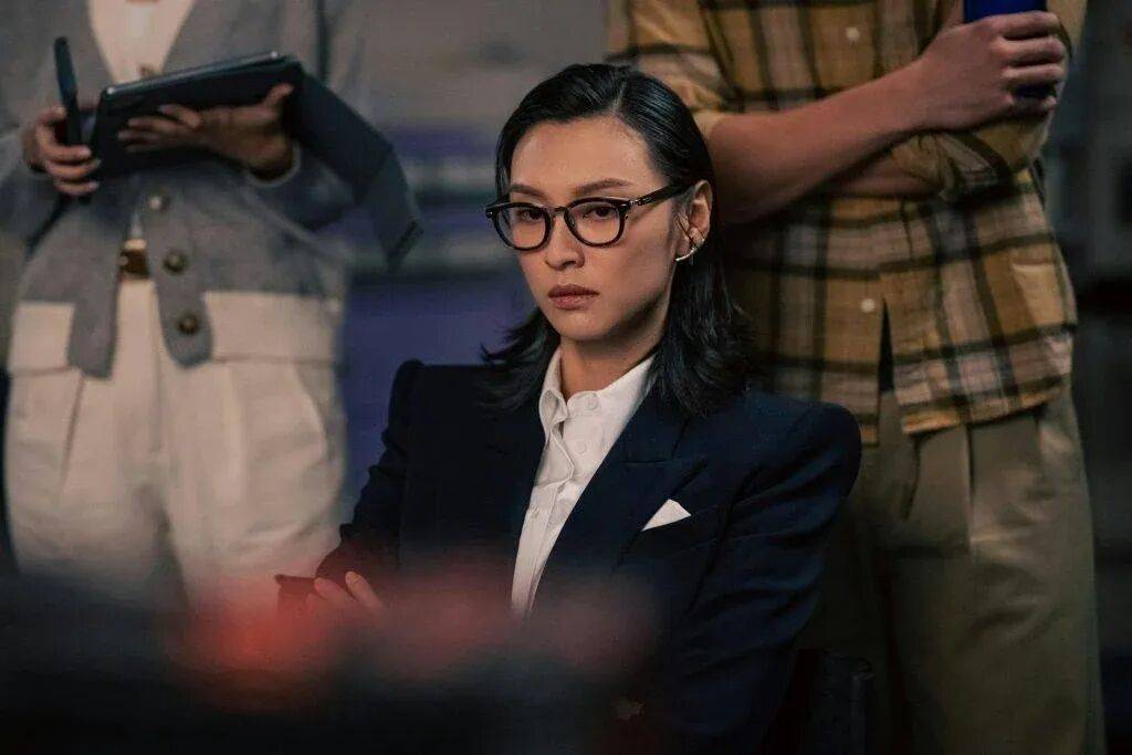 人才老化、产能收缩、票房表现惨淡…2025再陷冰河期的港片，该如何自保？