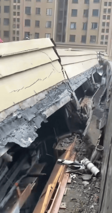 江苏一酒店三楼发生局部倾塌,有4户人家正举办宴席,官方通报:被困4名伤者已救出送医