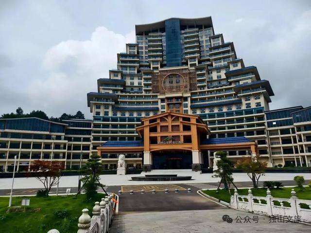 贵州“天下第一水司楼”变身豪华酒店,国庆大假火爆:3688元豪华套房被订空,2日至5日满房