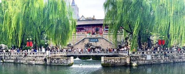 秋色满城 历下有约丨护城河畔美出圈！解锁历下限定秋日浪漫