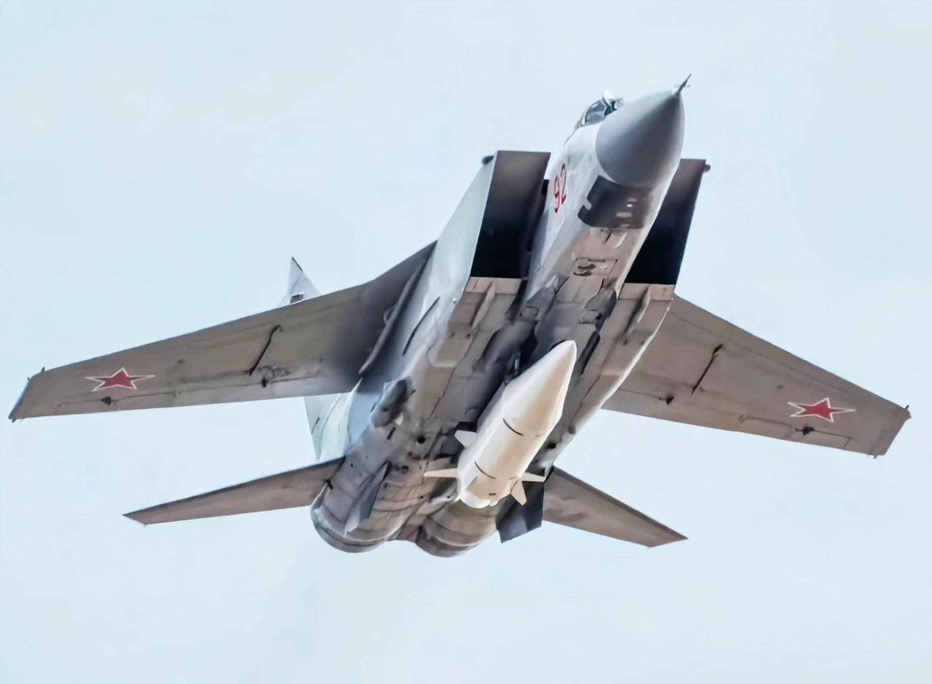 “爱国者”变成废铁，乌军开始被俄弹道导弹暴打，突防概率100%