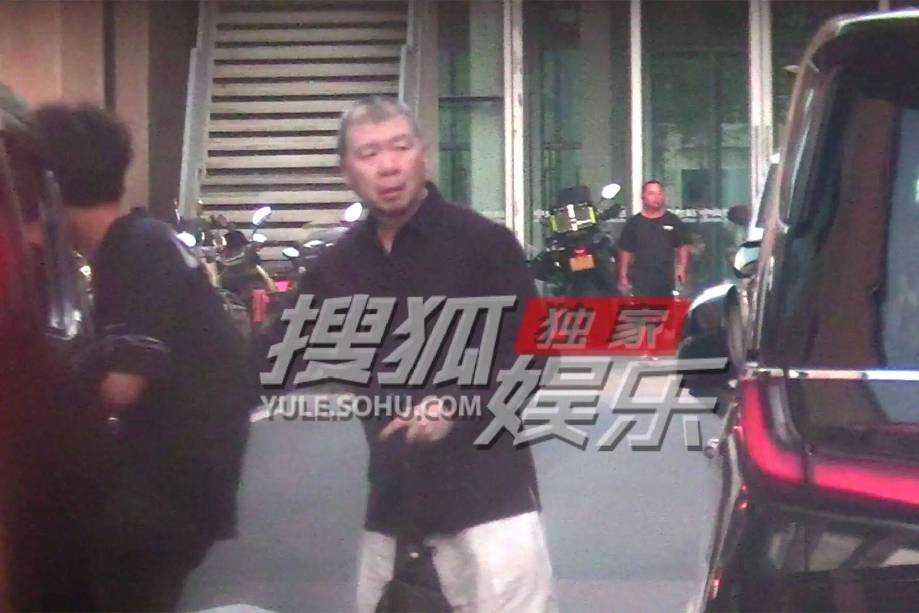 考古|冯小刚带女儿去陈思诚工作室!开个人账号还读影视专业,她也要“女承父业”吗?