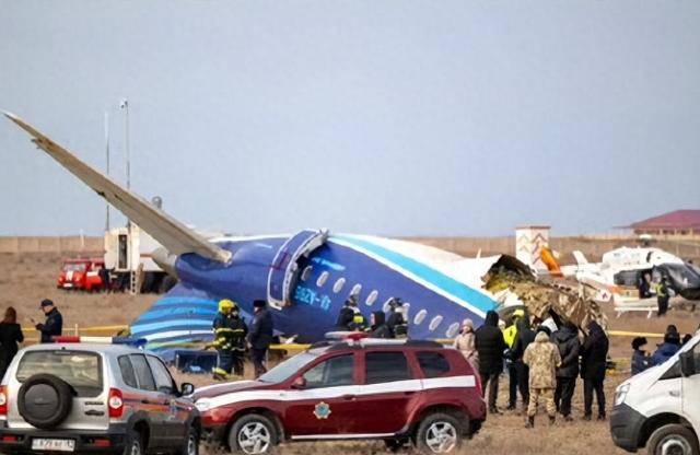 普京缺席朝鲜阅兵,当面向邻国道歉,承认俄军犯错,乌克兰迎来转机?